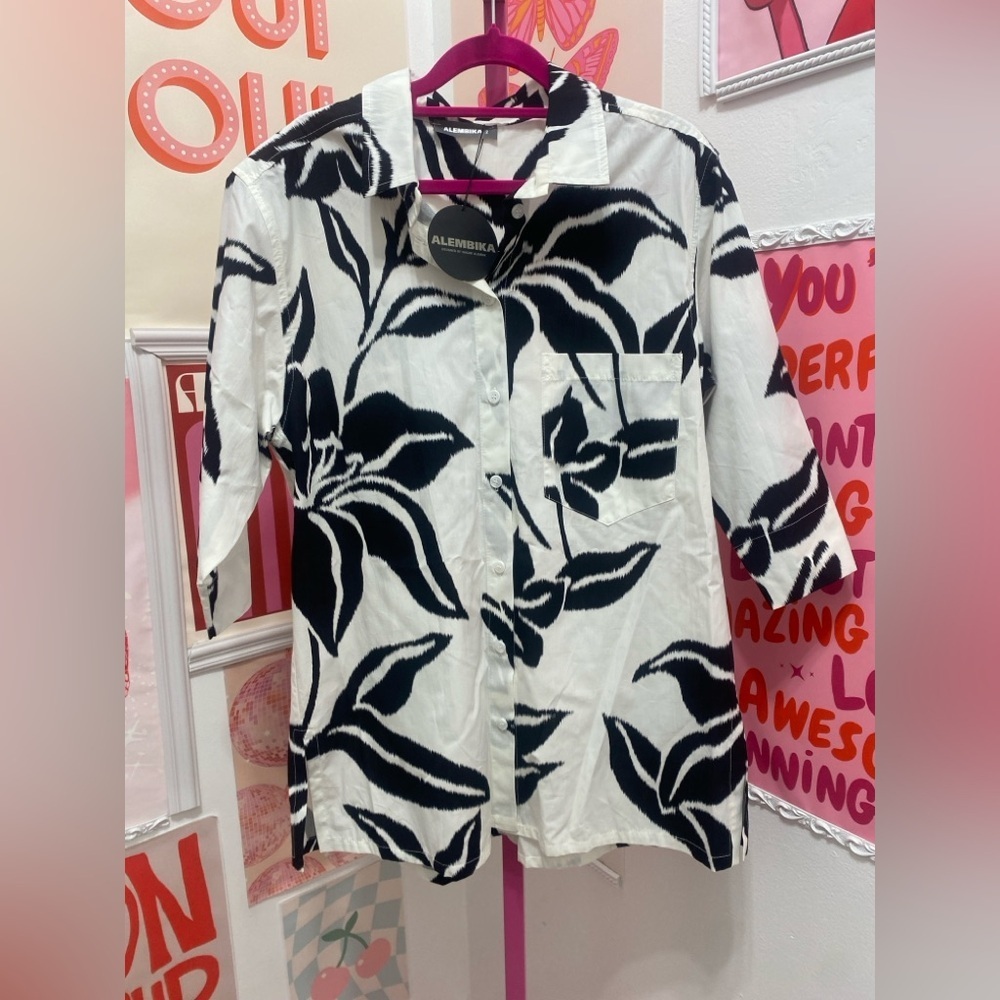 NWT Alembika Lilly Tunic